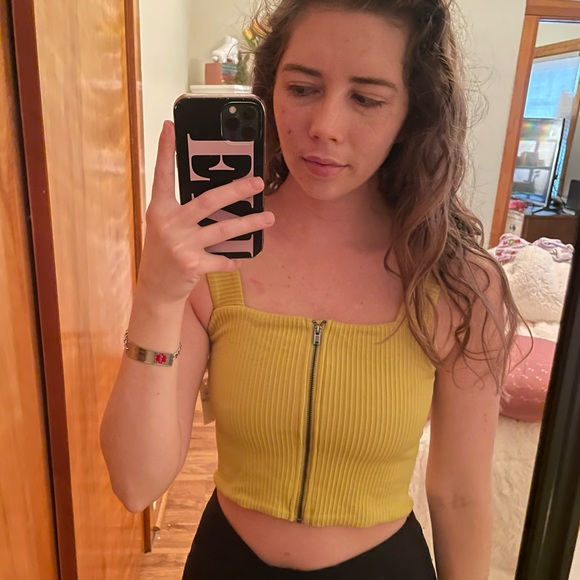 NWT Zip Up Crop Tank - Picture 2 of 8